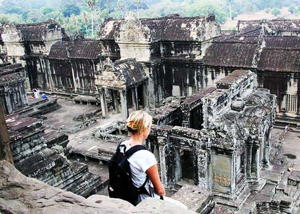 attraction-Travel to Angkor Wat.jpg